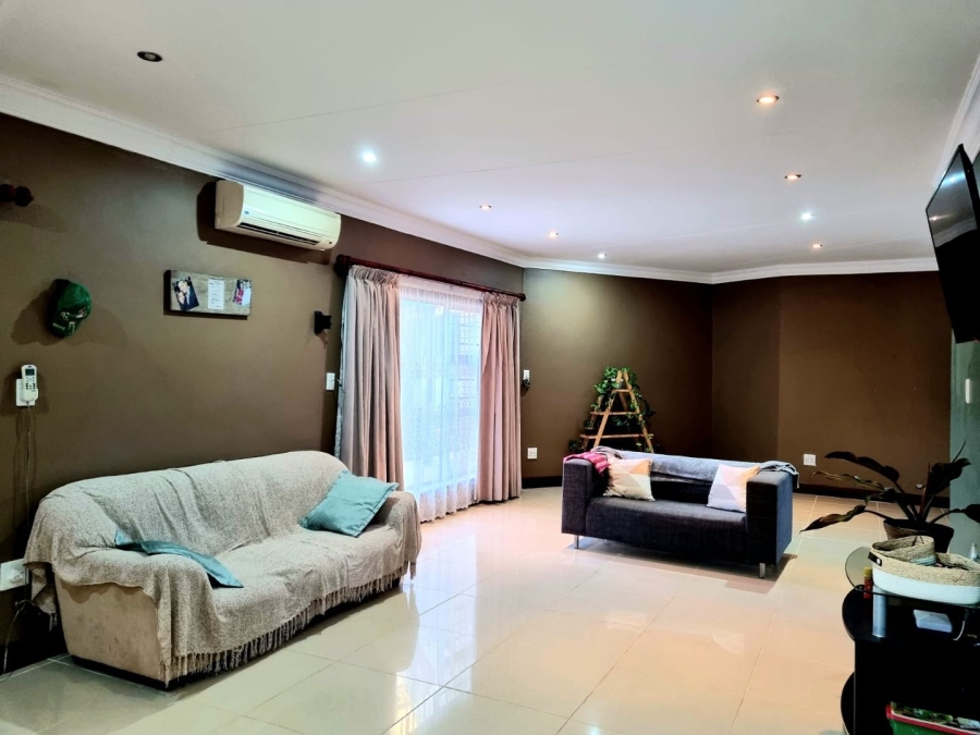3 Bedroom Property for Sale in Hillcrest Northern Cape